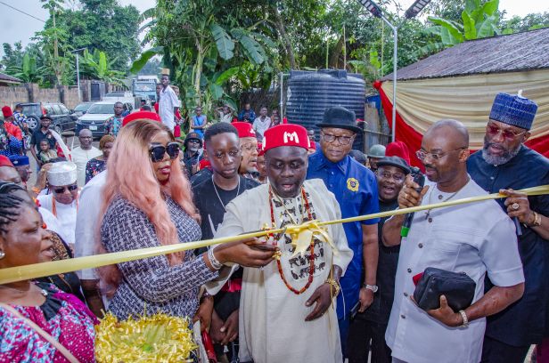 OSUOFIA OZUBULU DONATES HALL TO HIS COMMUNITY, CELEBRATES NEW YAM FESTIVAL